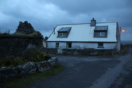 ireland_inismaien_cottage