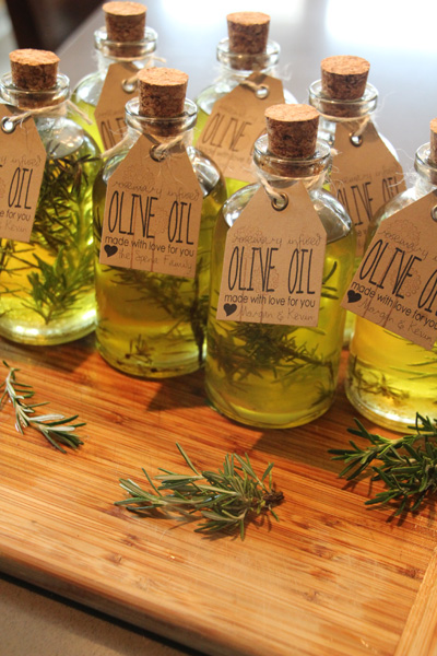 Homemade Infused Olive Oils {DIY Holiday Gift}