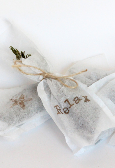 Rosemary Tea Pouch Bath Soak | PepperDesignBlog.com