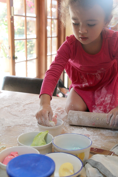 DIY Cake Fondant Tips | Fondant Hot Air Balloons | PepperDesignBlog.com