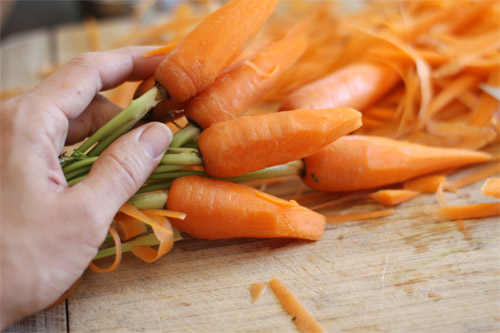 Spring Veggie Growing Cupcakes | PepperDesignBlog.com