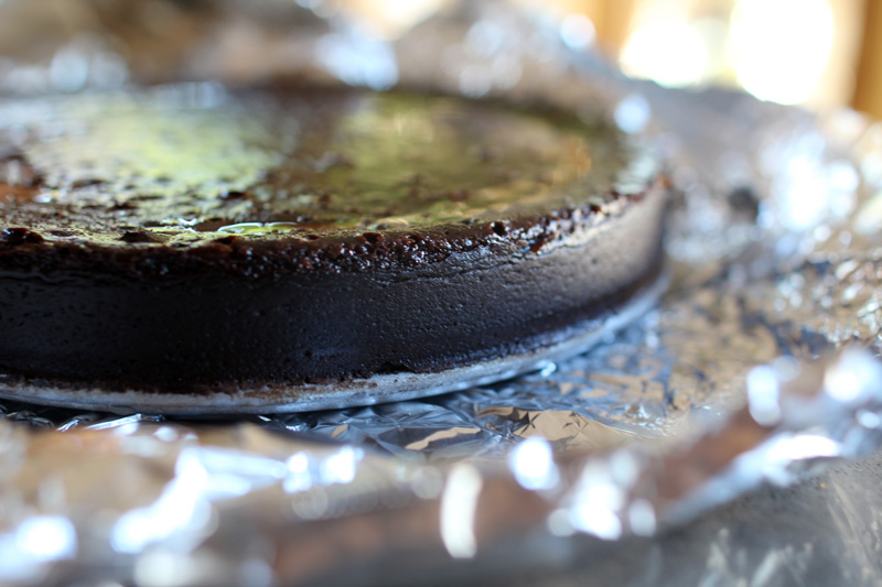 4 Ingredient Flourless & Gooey Chocolate Cake | PepperDesignBlog.com