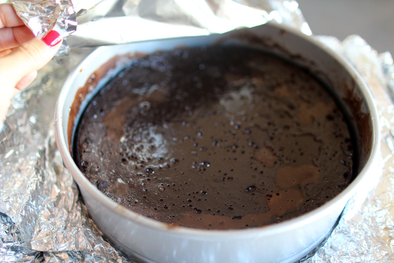 4 Ingredient Flourless & Gooey Chocolate Cake | PepperDesignBlog.com