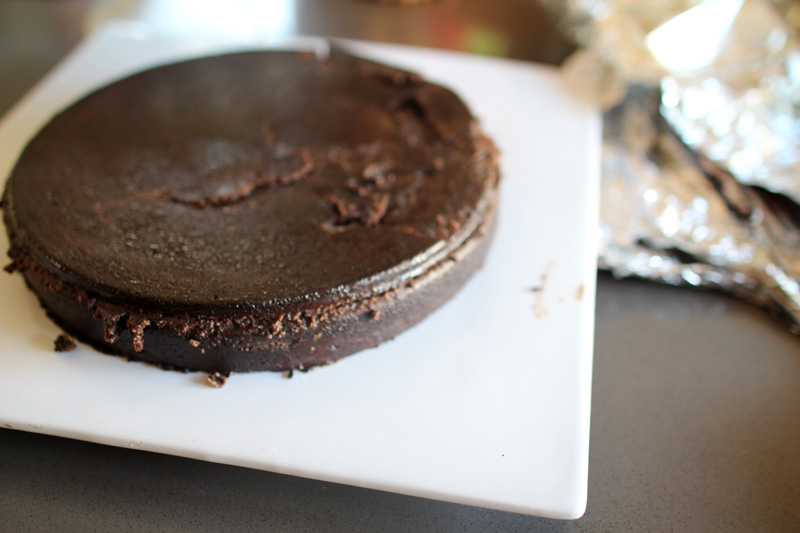4 Ingredient Flourless & Gooey Chocolate Cake | PepperDesignBlog.com