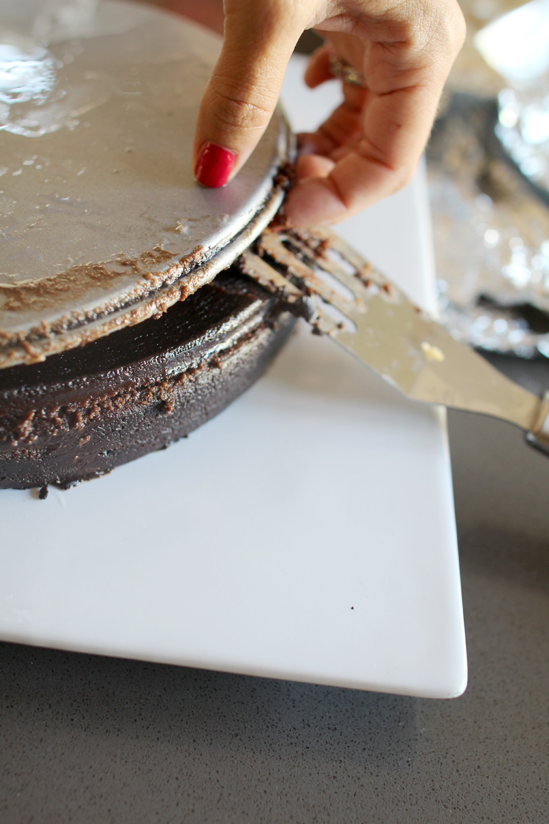 4 Ingredient Flourless & Gooey Chocolate Cake | PepperDesignBlog.com