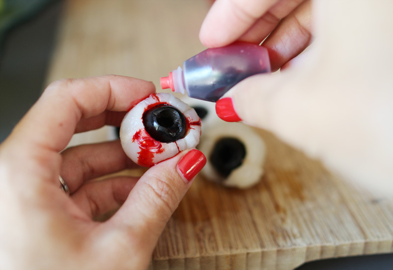 Creepy Halloween Eyeballs | PepperDesignBlog.com