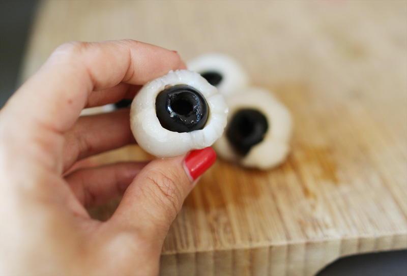 Creepy Halloween Eyeballs | PepperDesignBlog.com