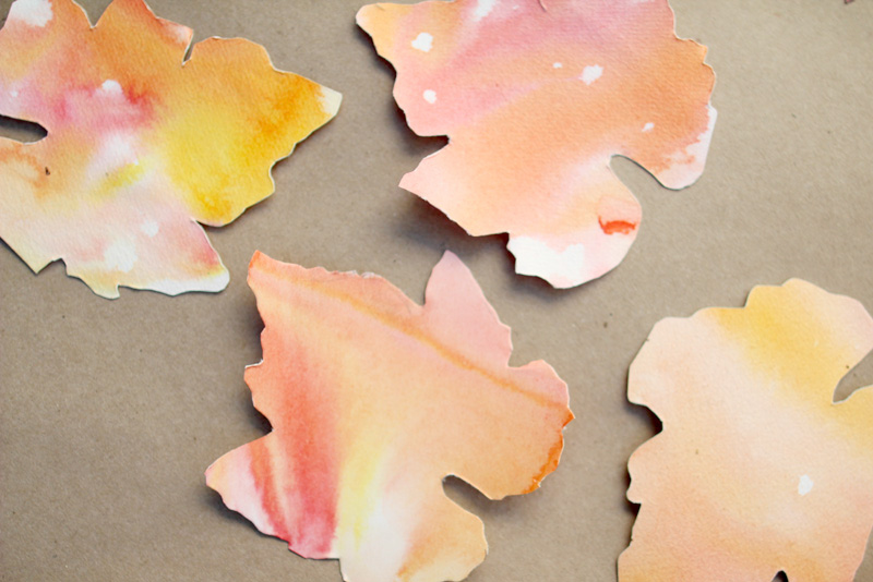 Kid's Thanksgiving Project Idea: Fall Leaves Milk Art & Place Cards | PepperDesignBlog.com