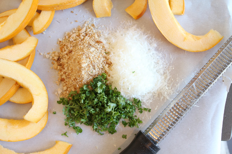 Baked Bread Crumb + Parmesan Pumpkin Slice Appetizer | Pepper DesignBlog.com