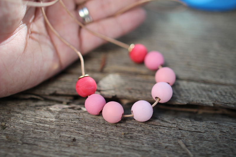 Handmade Gift: Gradient Wooden Bead Statement Necklace | PepperDesignBlog.com