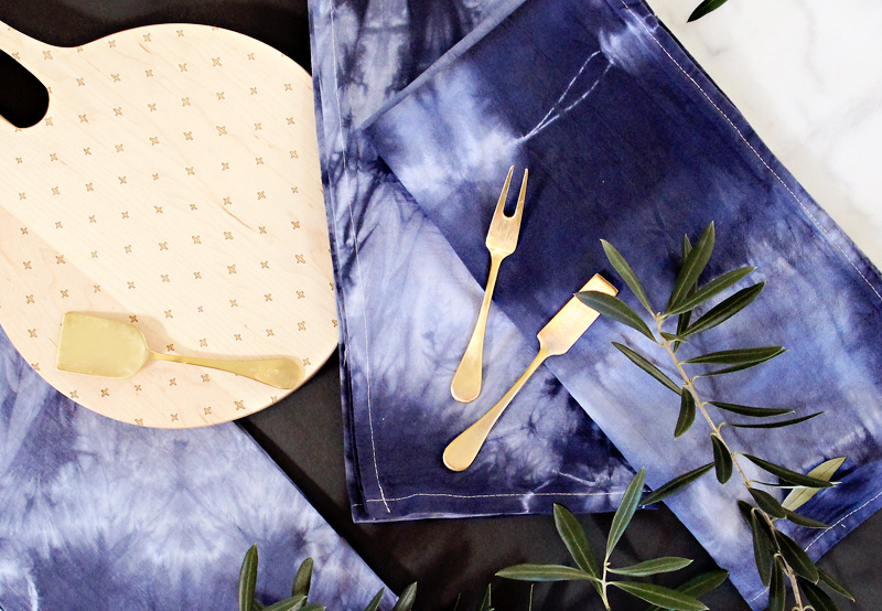 Handmade Gift: Indigo Hand Dyed Flour Sack Towels | PepperDesignBlog.com