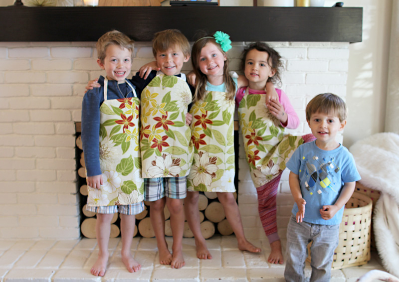 Kid's Easy DIY Cloth Napkin Apron | PepperDesignBlog.com