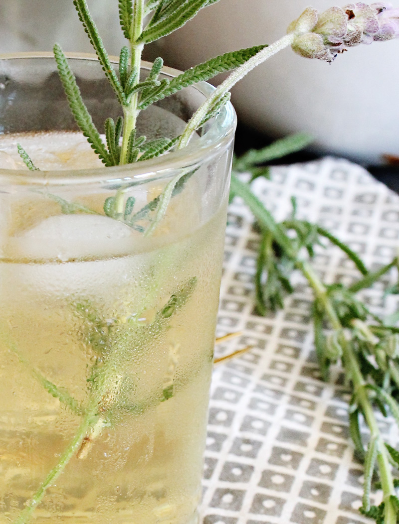 Lavender & Lemon Sparkling Soda | PepperDesignBlog.com