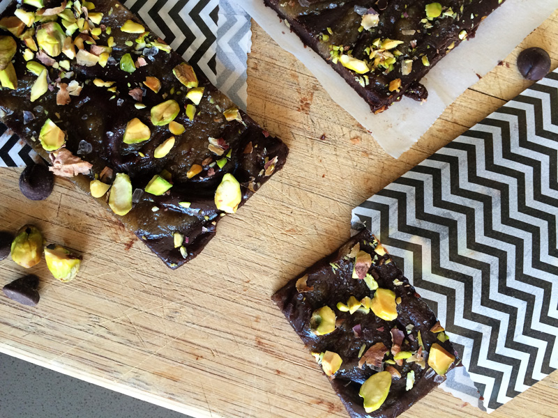 Homemade Pistachio, Caramel & Sea Salt Chocolate Bars | Father's Day | PepperDesignBlog.com