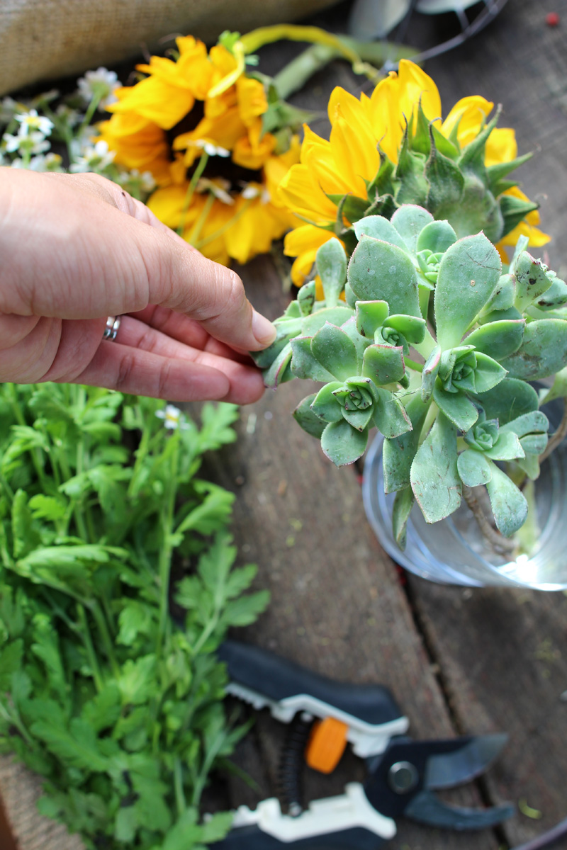 A Basic Guide to Flower Arrangements | Sunflowers, Eucalyptus, Daisies | PepperDesignBlog.com