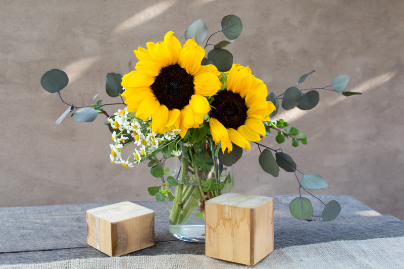 A Basic Guide to Flower Arrangements | Sunflowers, Eucalyptus, Daisies | PepperDesignBlog.com