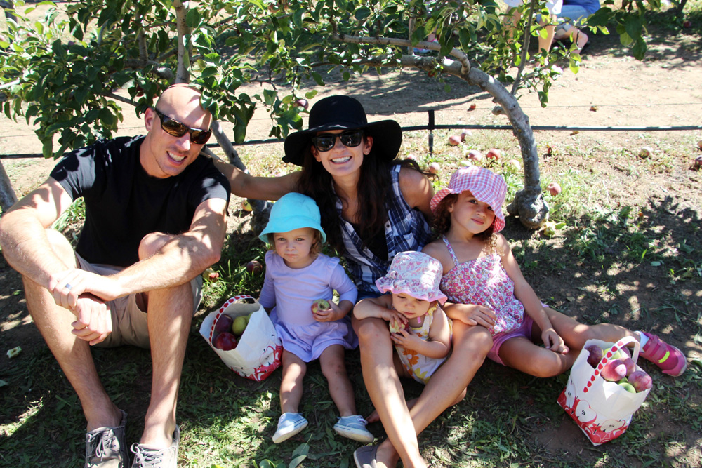 2015_julianapplepicking_family_1000